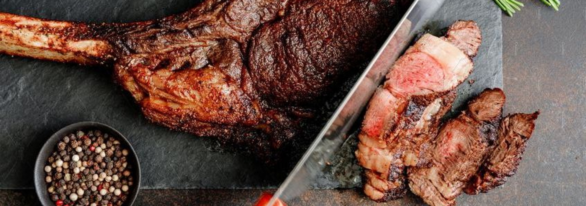 1 kilós Tomahawk steak a Feketególyában!